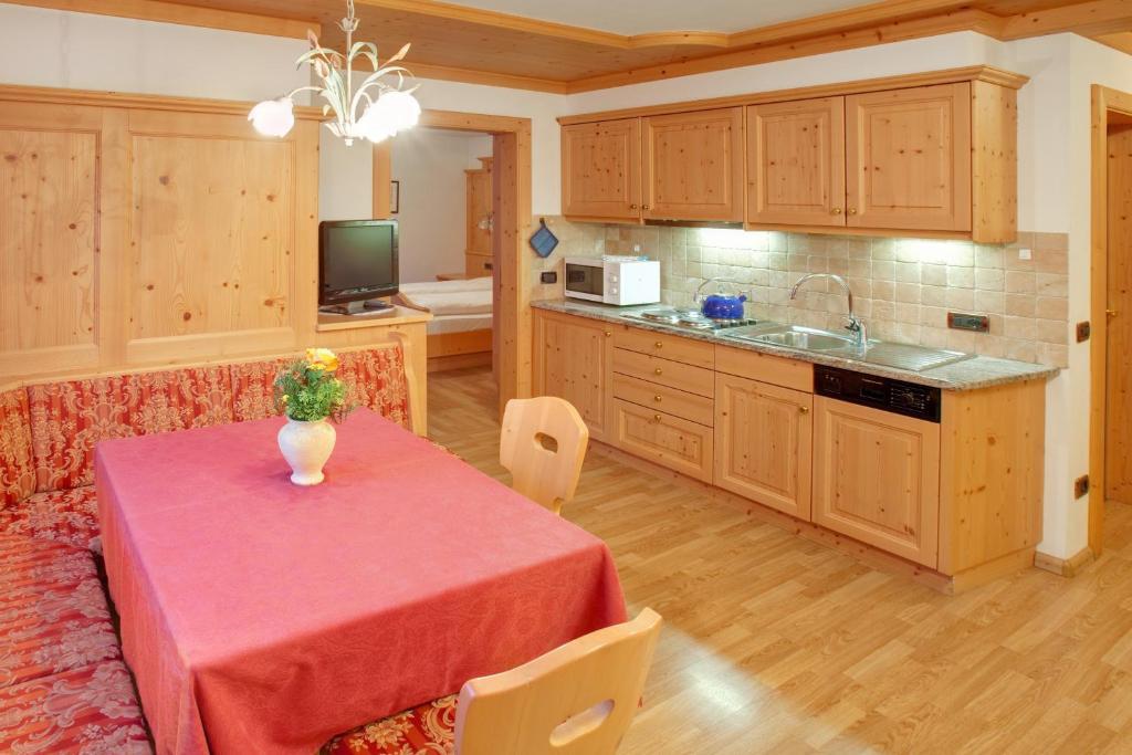 Residence Forcelles San Cassiano  Rom bilde