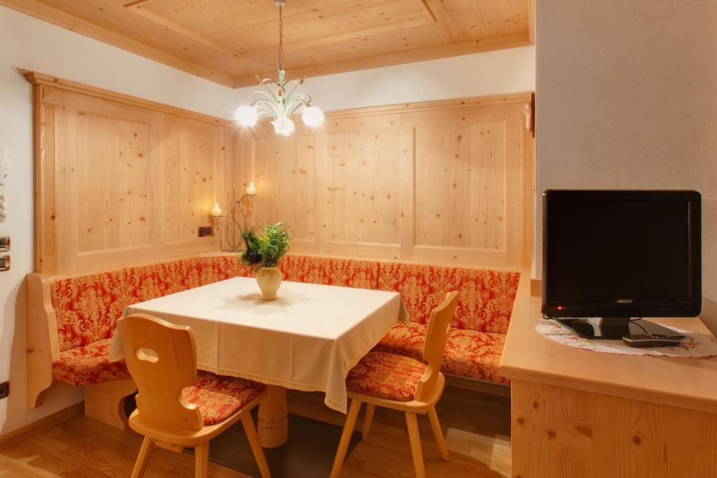Residence Forcelles San Cassiano  Rom bilde